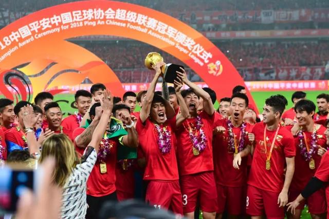 热刺花费3亿却陷困境，德泽尔比排兵布阵引发争议